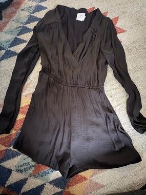 Alice + Olivia Black Long-Sleeve V-Neck Satin Romper